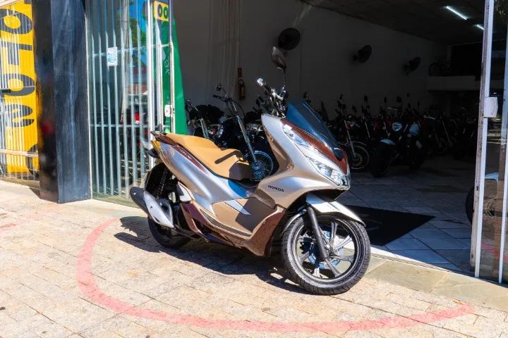 HONDA PCX 150 DLX 2022 REF:D76