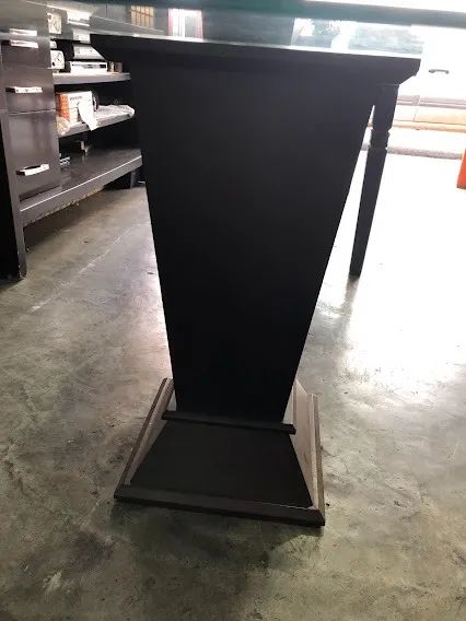 Mesa com base de madeira e tampo de vidro bisotado  - Foto 4