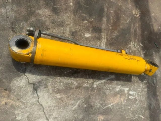 Cilindro Hidráulico Profundidade Randon RK406/RD406 p/n 219002212