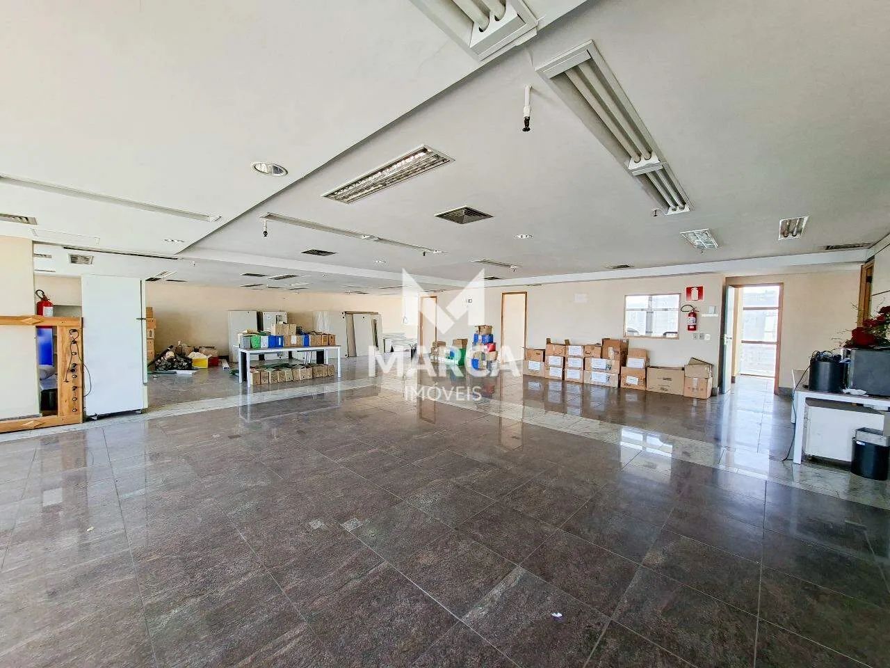 Sala Comercial e 4 banheiros para Alugar, 375 m², Na Savassi, Belo horizonte. - Foto 4