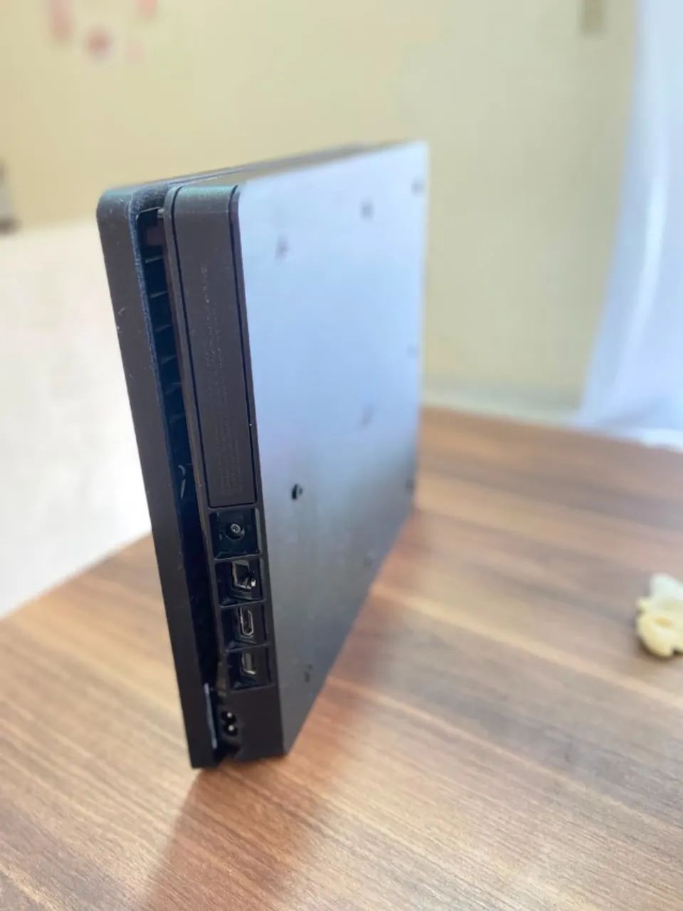PlayStation 4 Slim 500GB  + Jogo FIFA 22 - Revisado e Higienizado - Foto 2