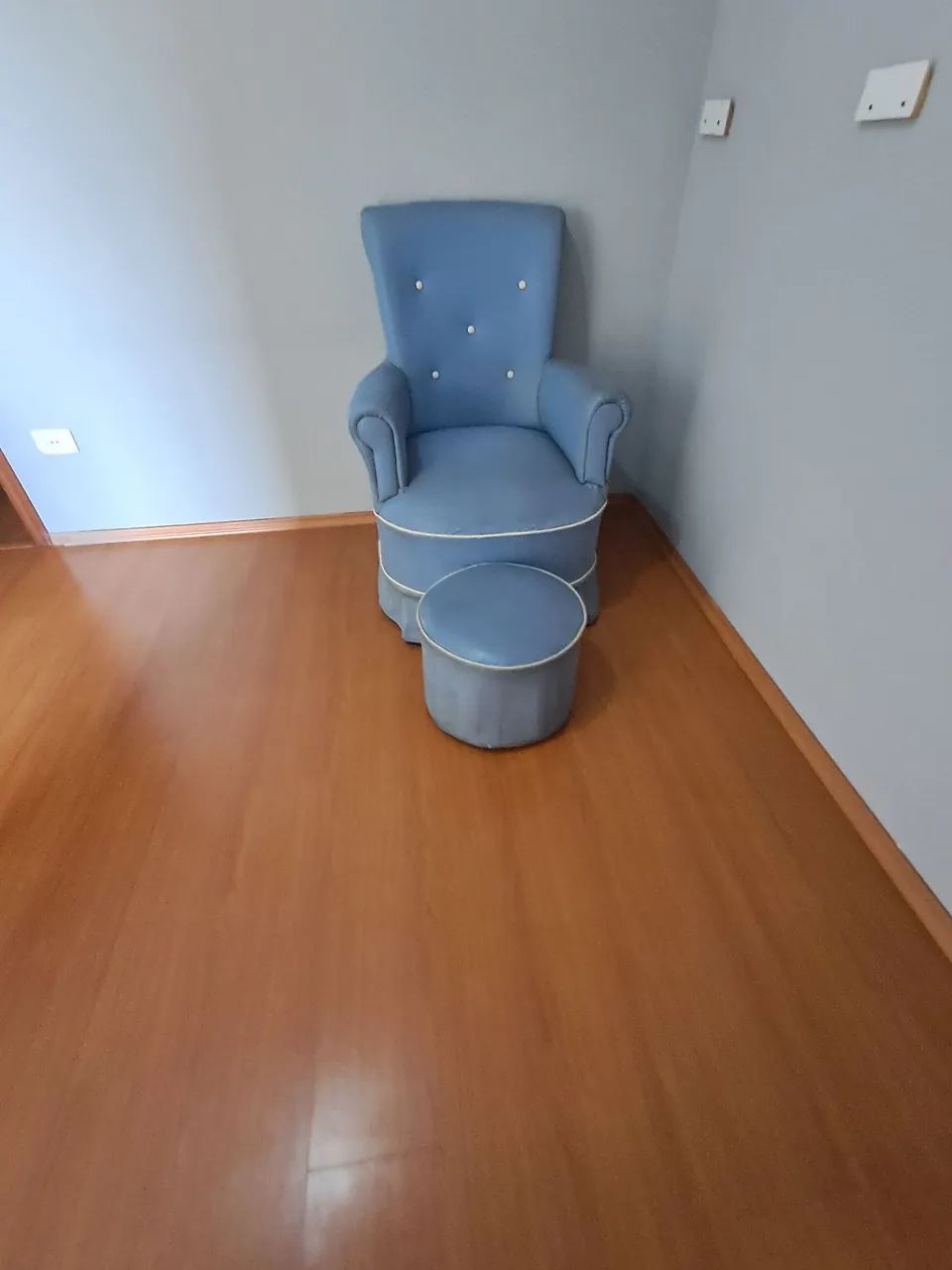 Poltrona de amamentação + puff - Foto 2
