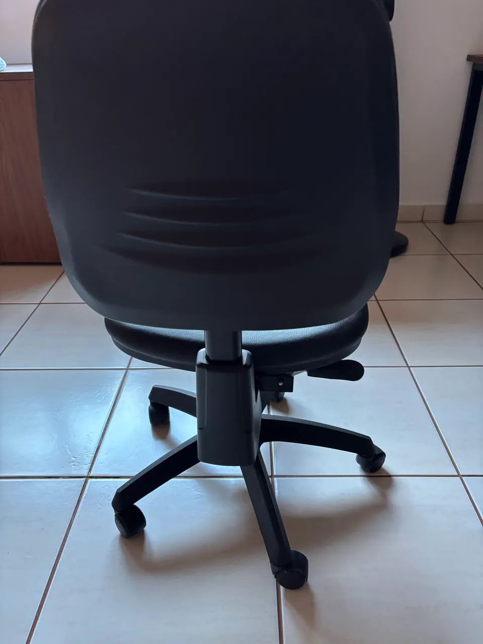 Cadeira escritório  - Foto 4