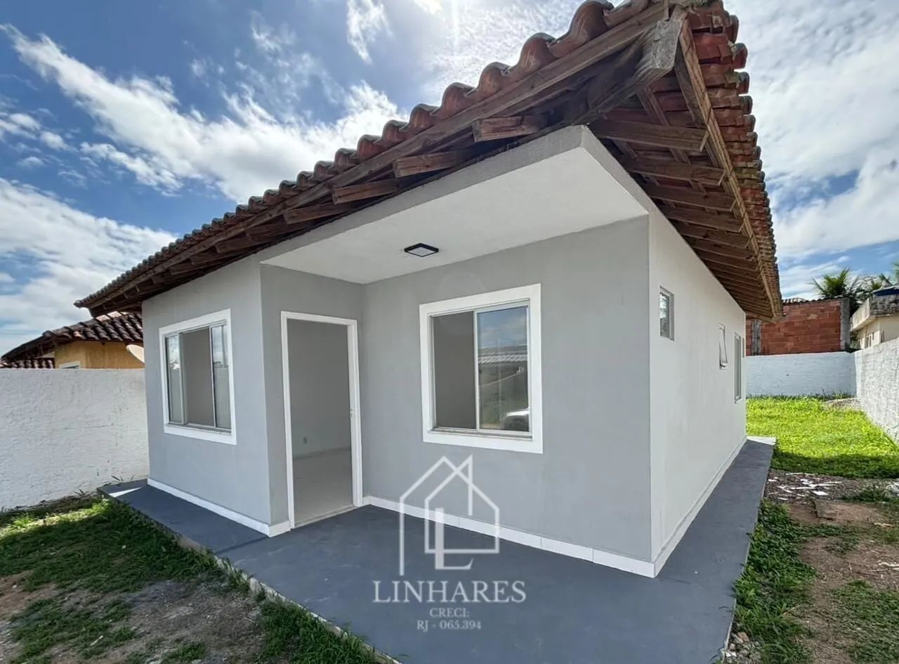 Casa Padrão em Condomínio Fechado.