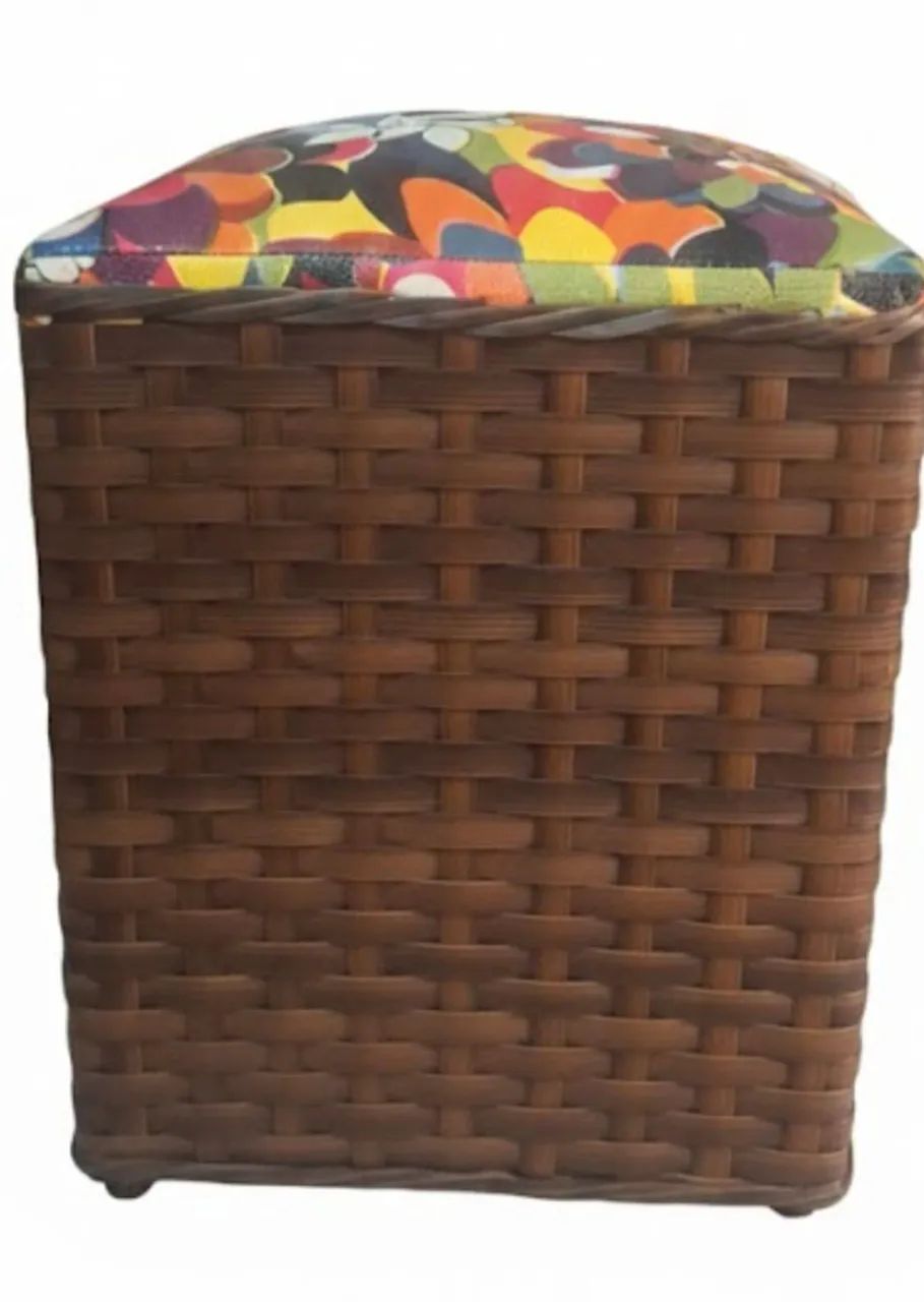Puff rattan assento em corino novo na caixa  - Foto 2