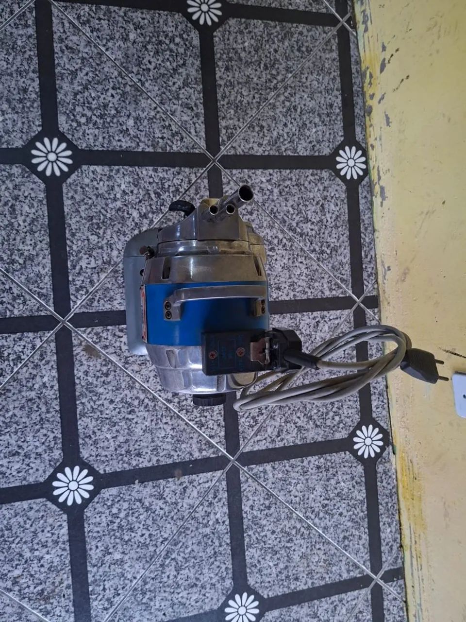 Vende-se máquina de corte de tecido vertical - Foto 3
