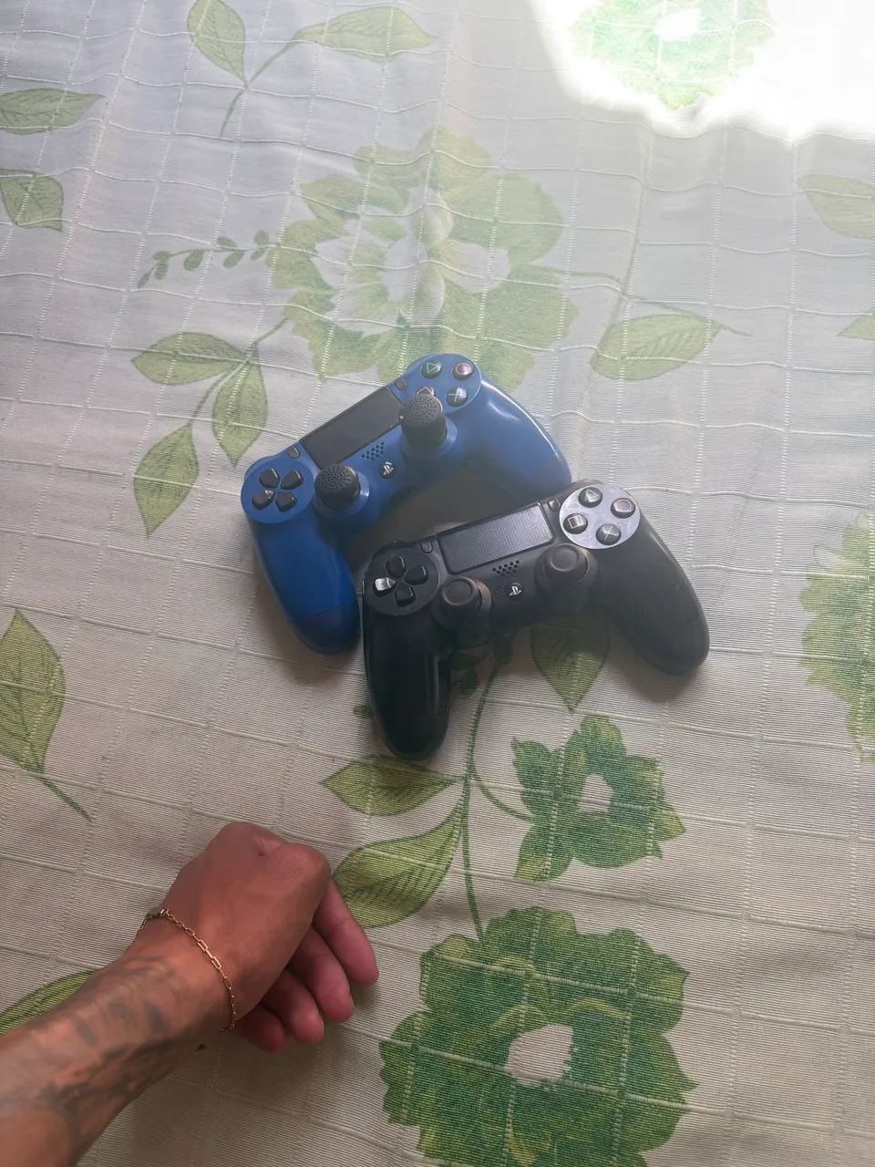 Ps4 pro 1T - Foto 4