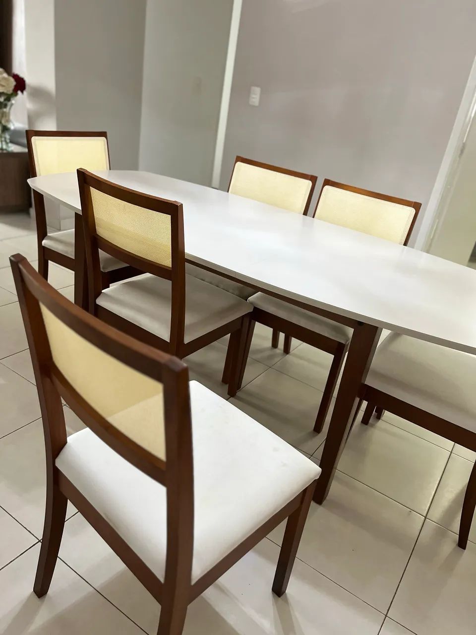 Mesa com 6 cadeira e o bufet.  - Foto 5