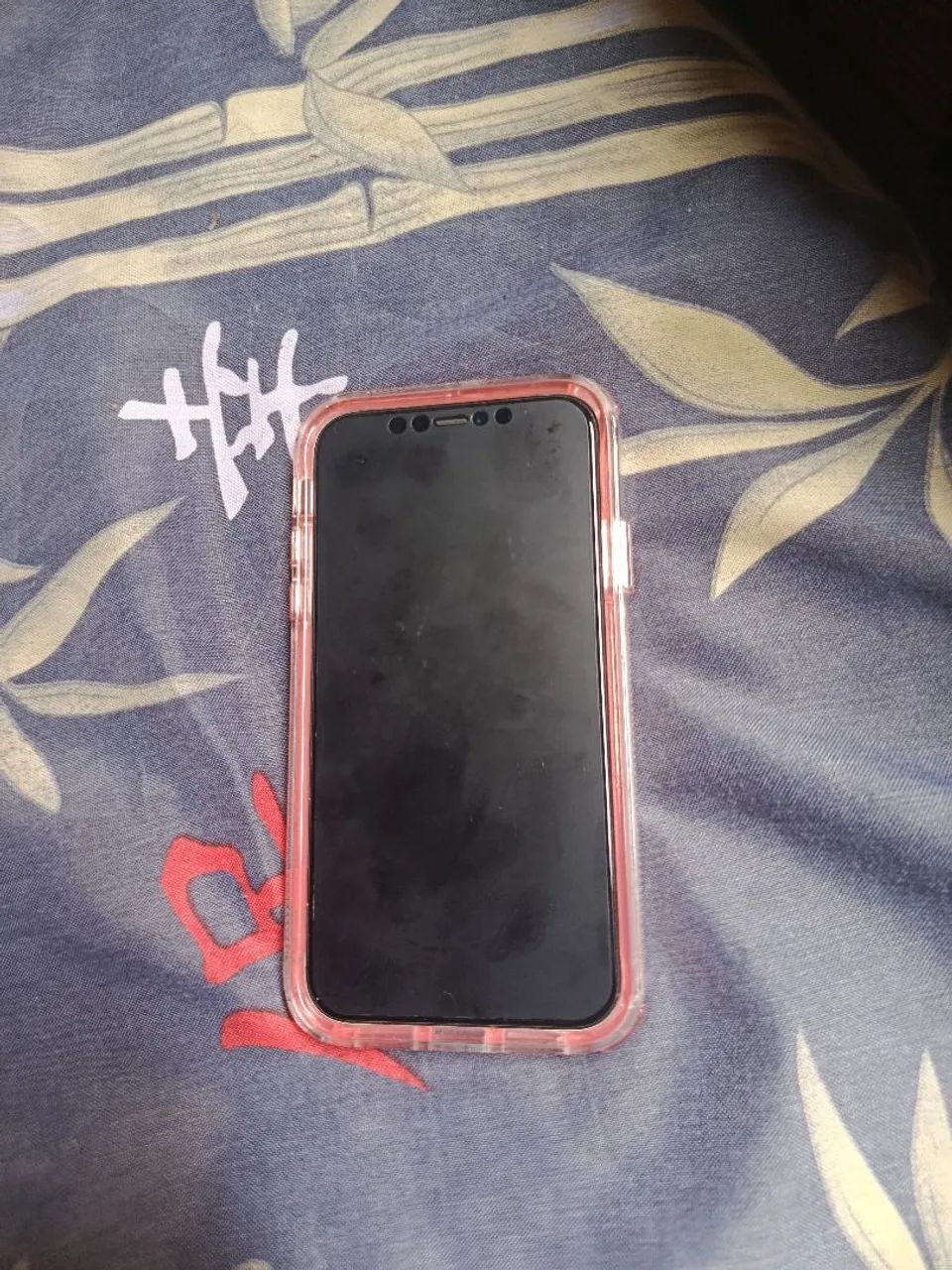 Vende-se celular iPhone 11 com 128gb de memória funcionando perfeitamente. 