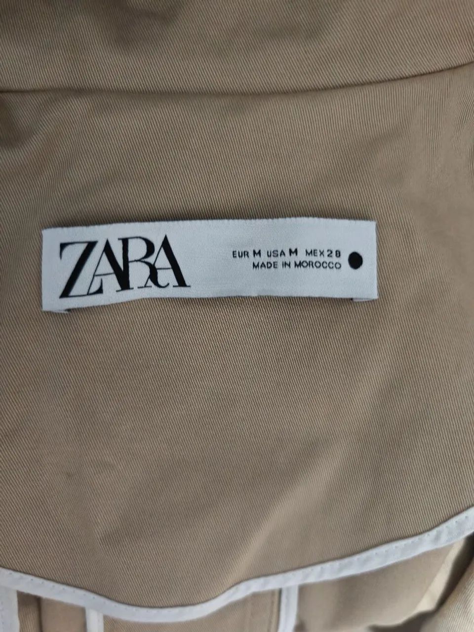 Vendo capa de gabardine da zara.