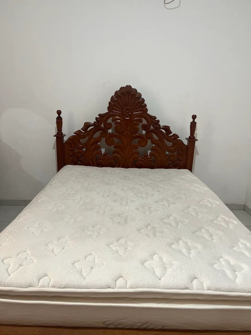 Cama e penteadeira  - Foto 5