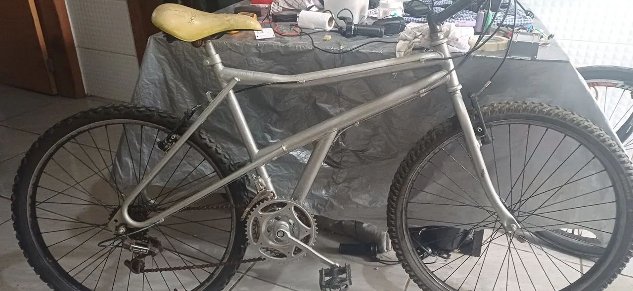 Bicicleta aro 26com marchas cor alumínio no bairro morro das pedras  - Foto 3