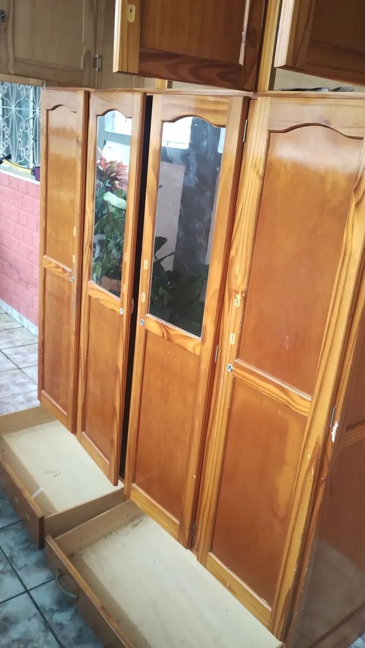 Vendo GUARDA ROUPA LINDÃO 