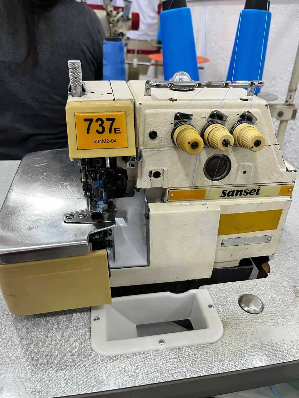 Máquina Overloque Industrial Sansei 737E - Revisada e Pronta para Uso   - Foto 5