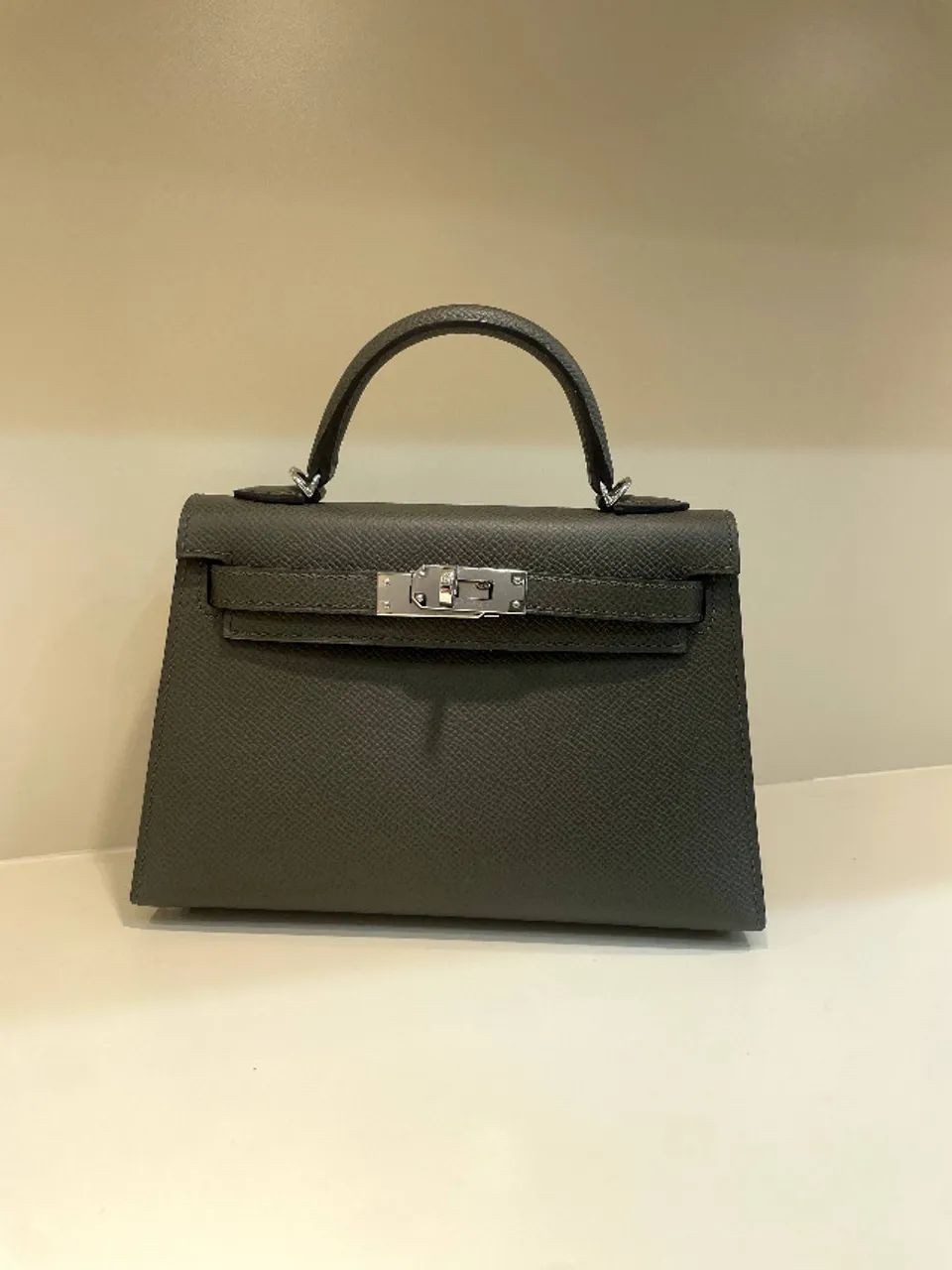BOLSA MINI KELLY COURO
