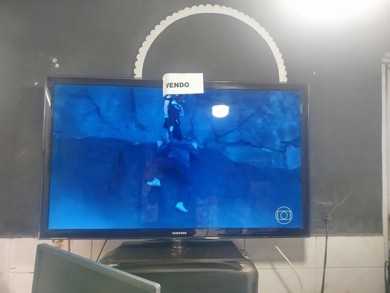Vendo TV Samsung 46 polegadas LEIA A DESCRIÇÃO 