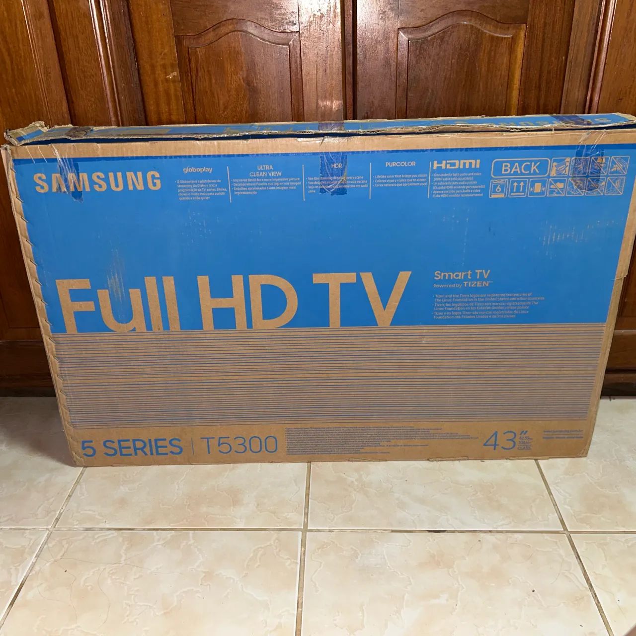 Vende-se smart TV Samsung 43 polegadas valor 1,400 numero pra contato *