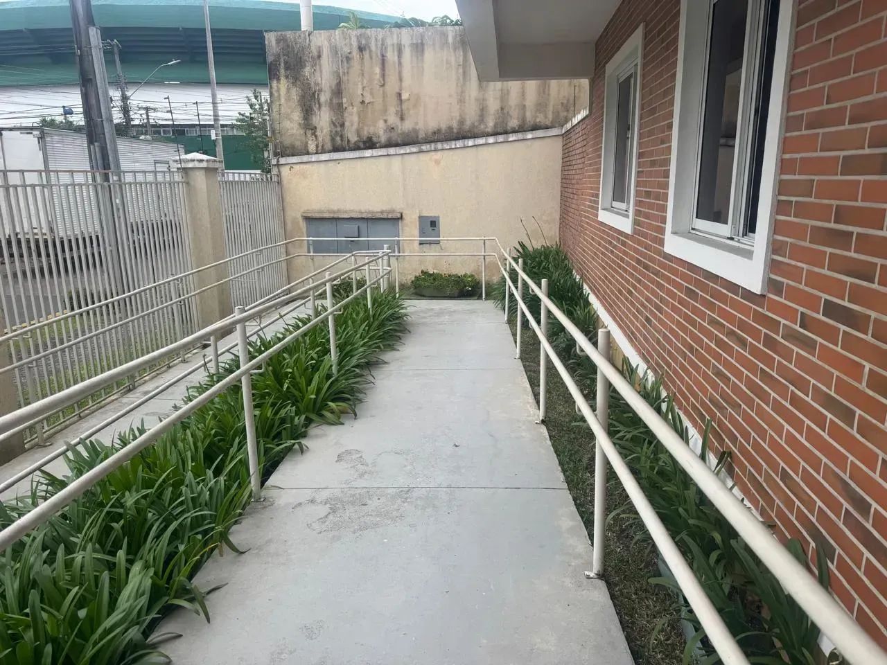 LOFT MODERNO E OBJETIVO COM  SACADA, GARAGEM E ELEVADOR. - Foto 3