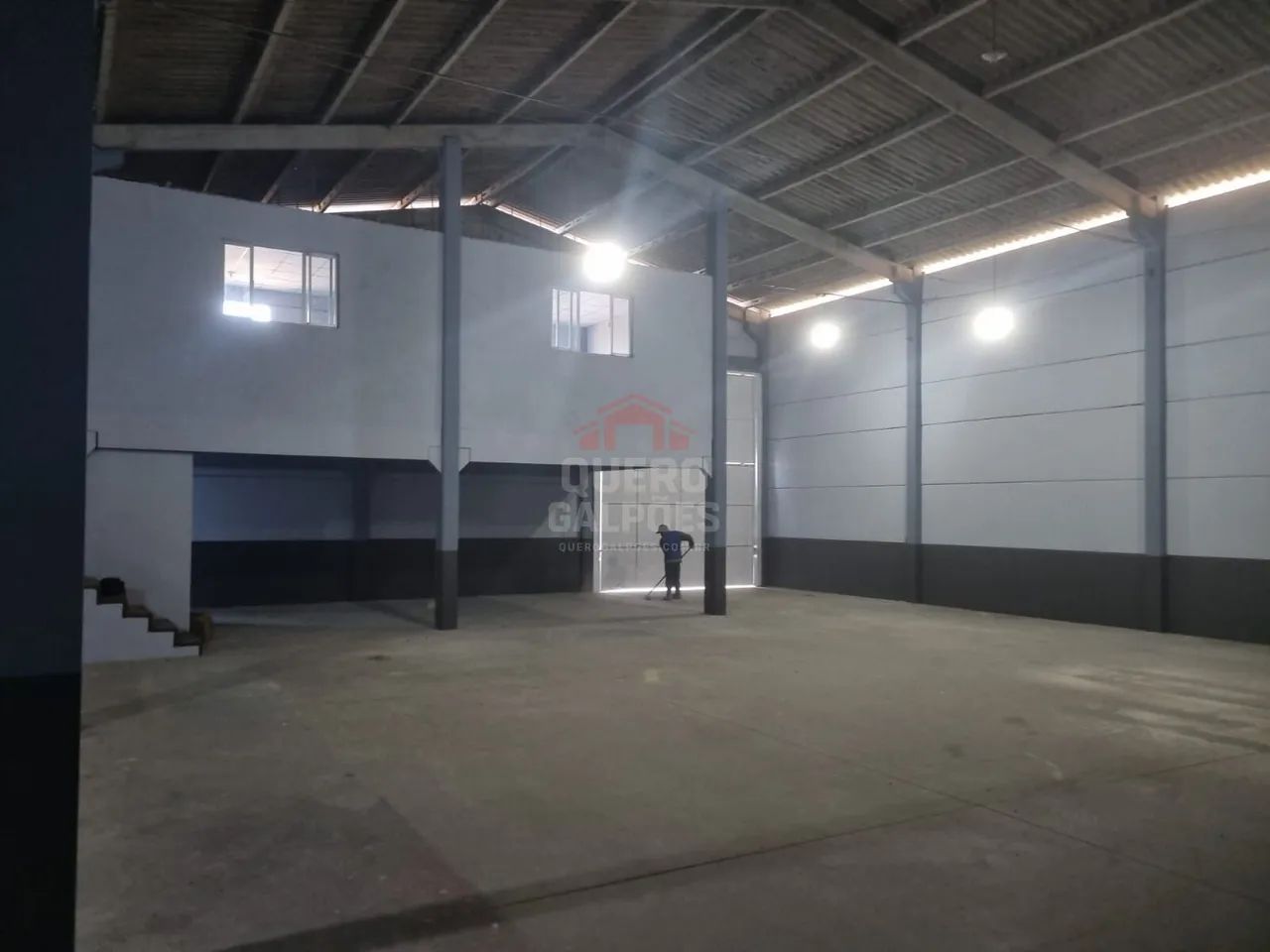700 m² | ALUGA-SE GALPÃO EM ARAQUARI/SC  CENTRO - Foto 2