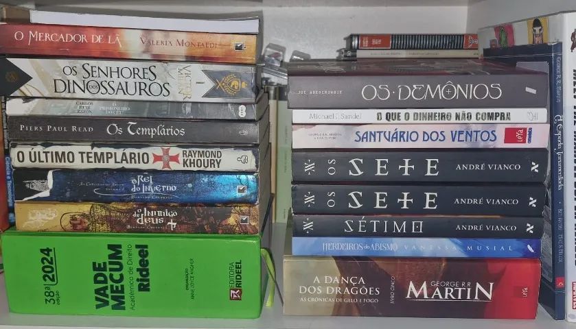 Livros - Vendo separadamente 