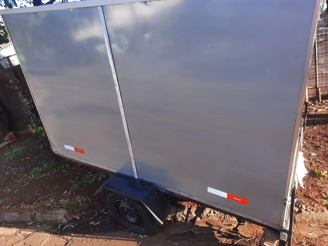 Vende-se carretinha baú nova - Foto 4
