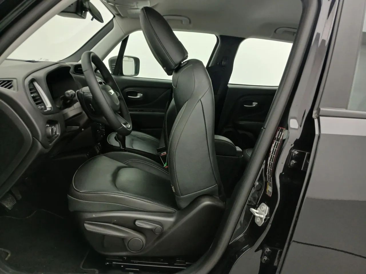 Jeep Renegade Long. T270 1.3 TB 4x2 Flex Aut., foto 16 de 18