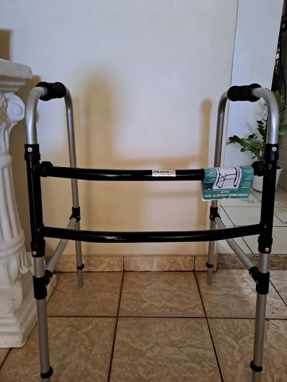 Andador articulado e dobrável  - Foto 5