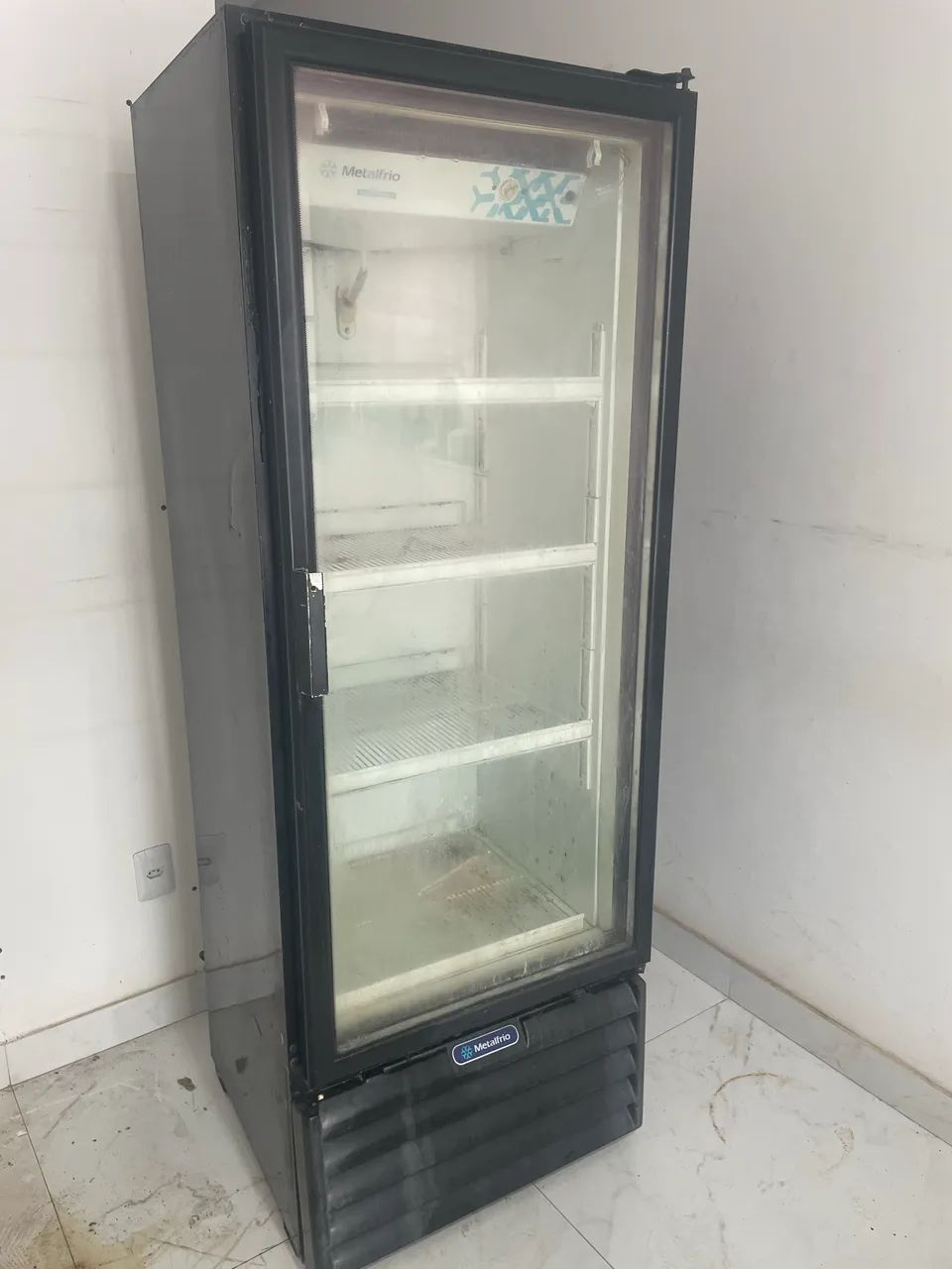 Geladeira expositora 400 litros 