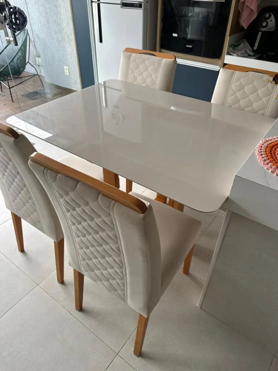 Mesa com 4 cadeiras