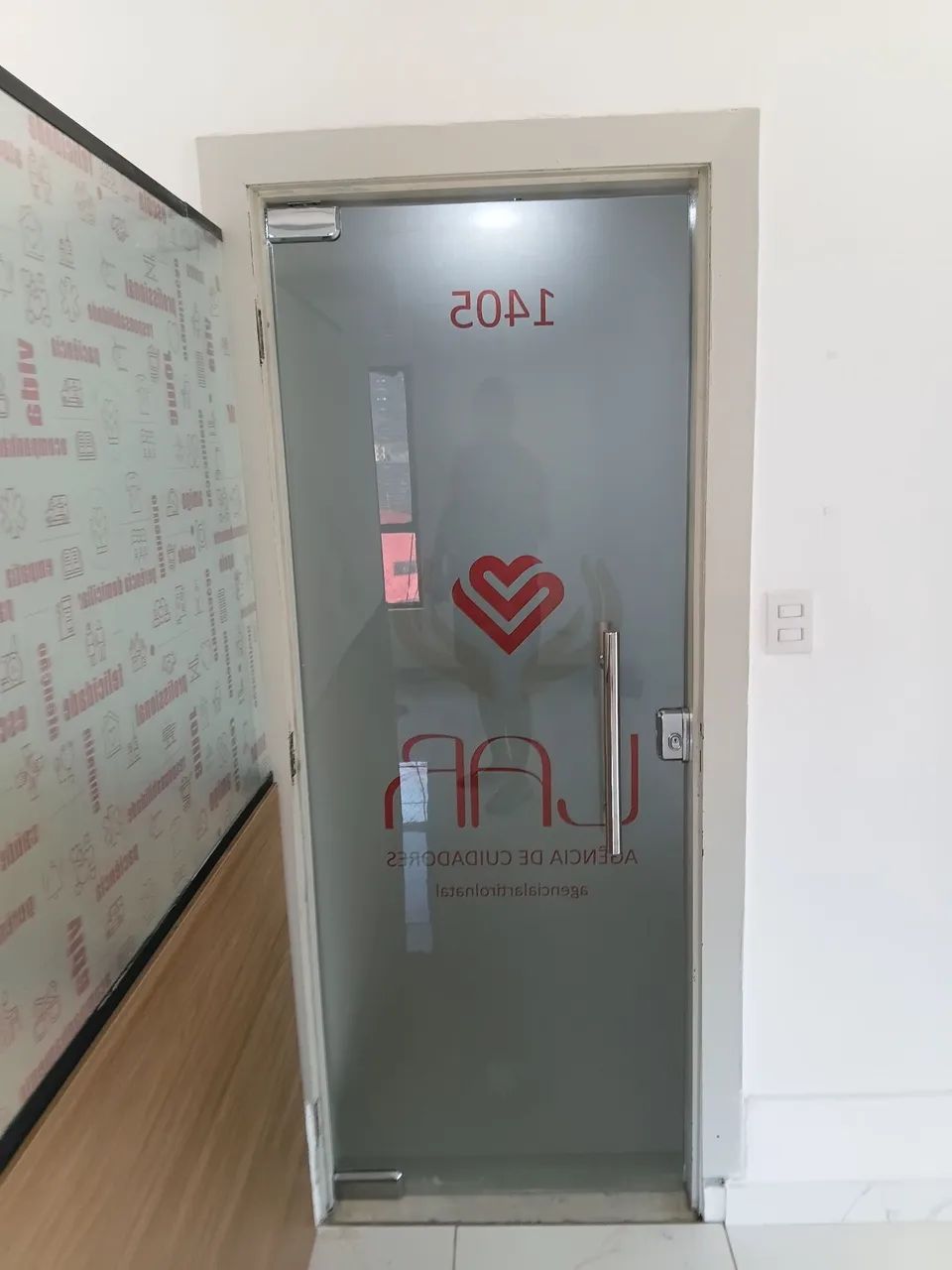 Porta de vidro pra vender logo  - Foto 3