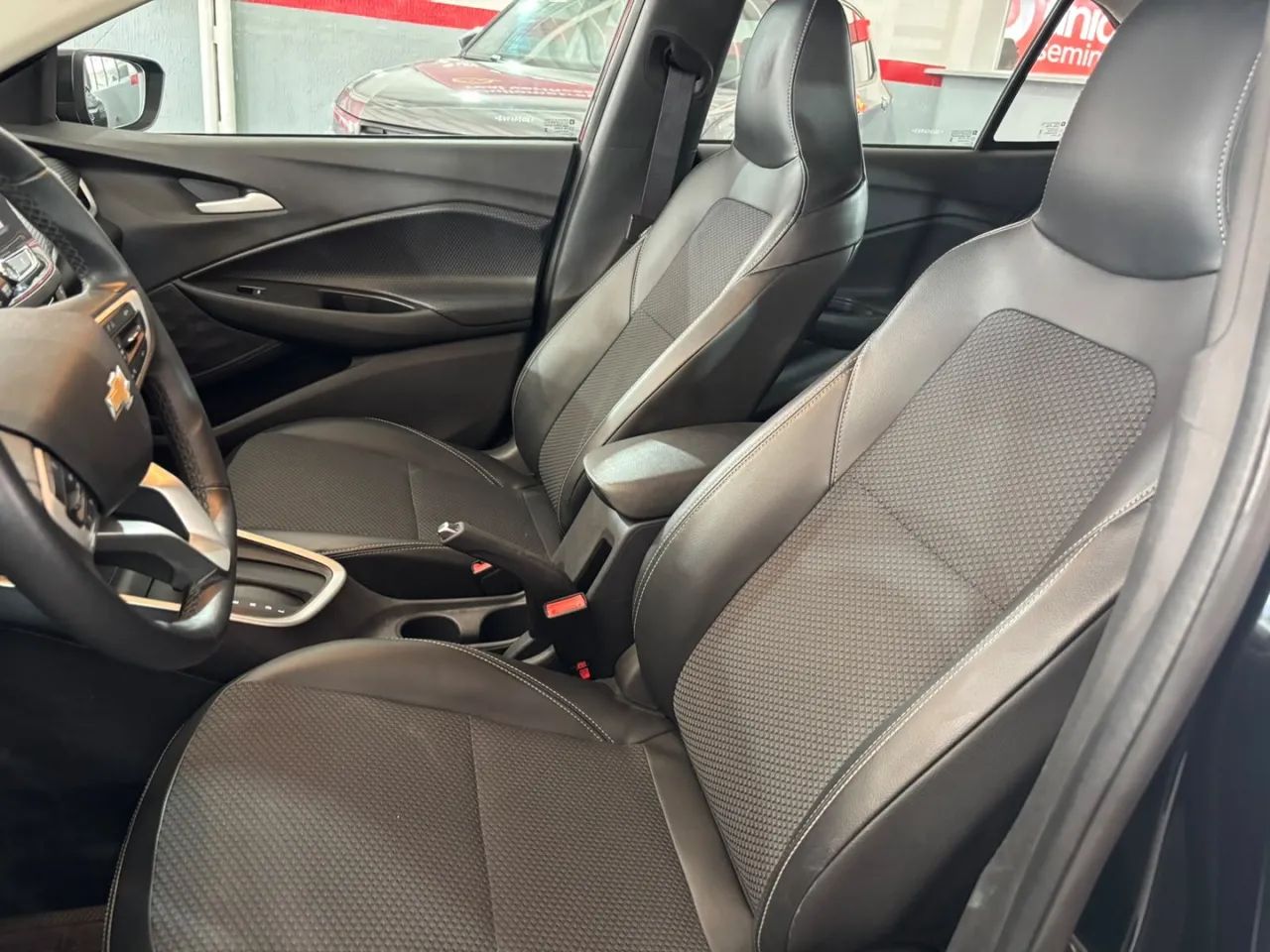 Chevrolet Onix Plus LTZ 1.0 12V TB Flex Aut. 4P, foto 8 de 17