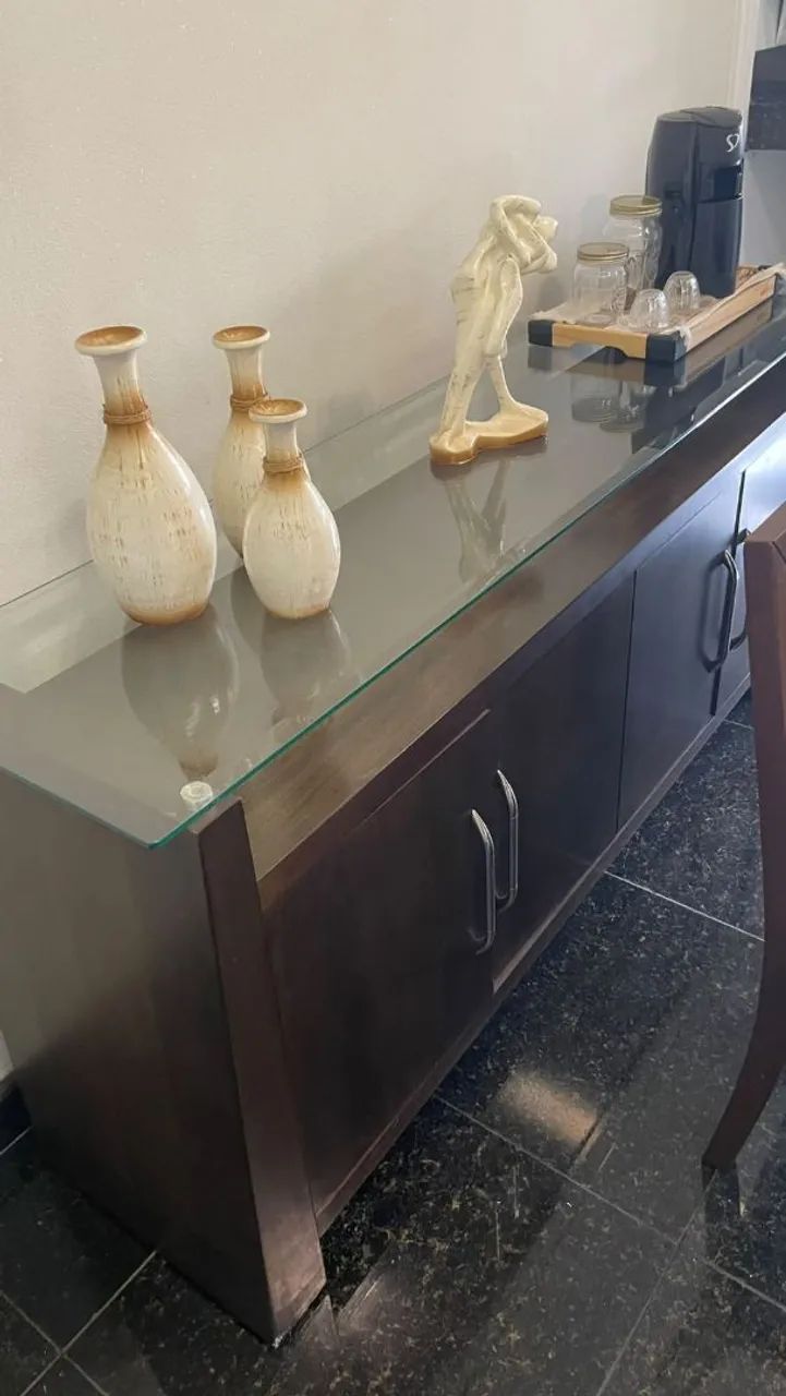 Mesa com 6 cadeiras e um aparador  - Foto 5