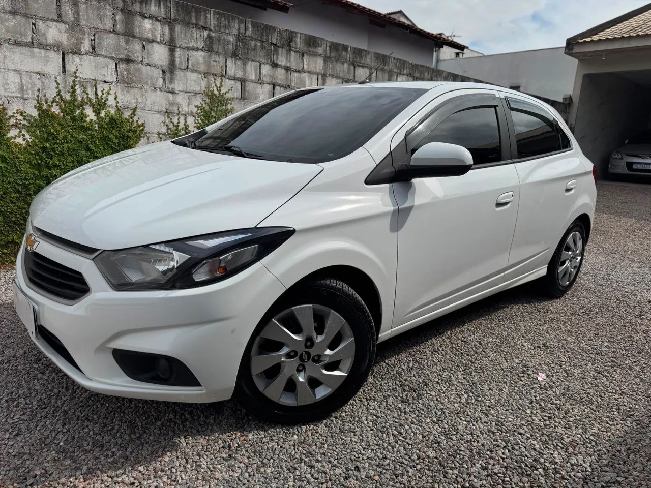 Chevrolet Onix Hatch LT 1.4 8V Flex Mec. 4P 2017 - Foto 4