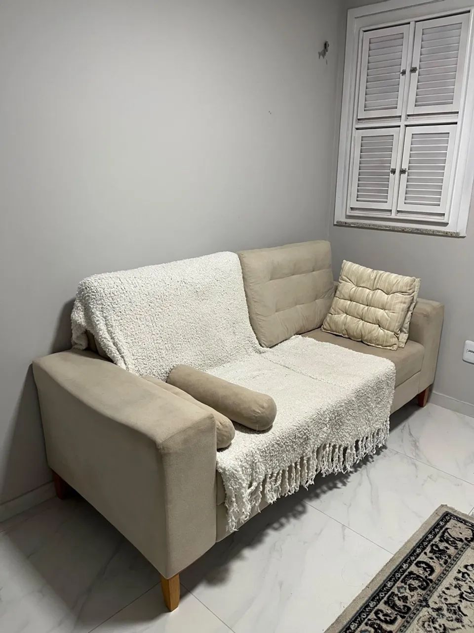 Sofa Retrô lindo 