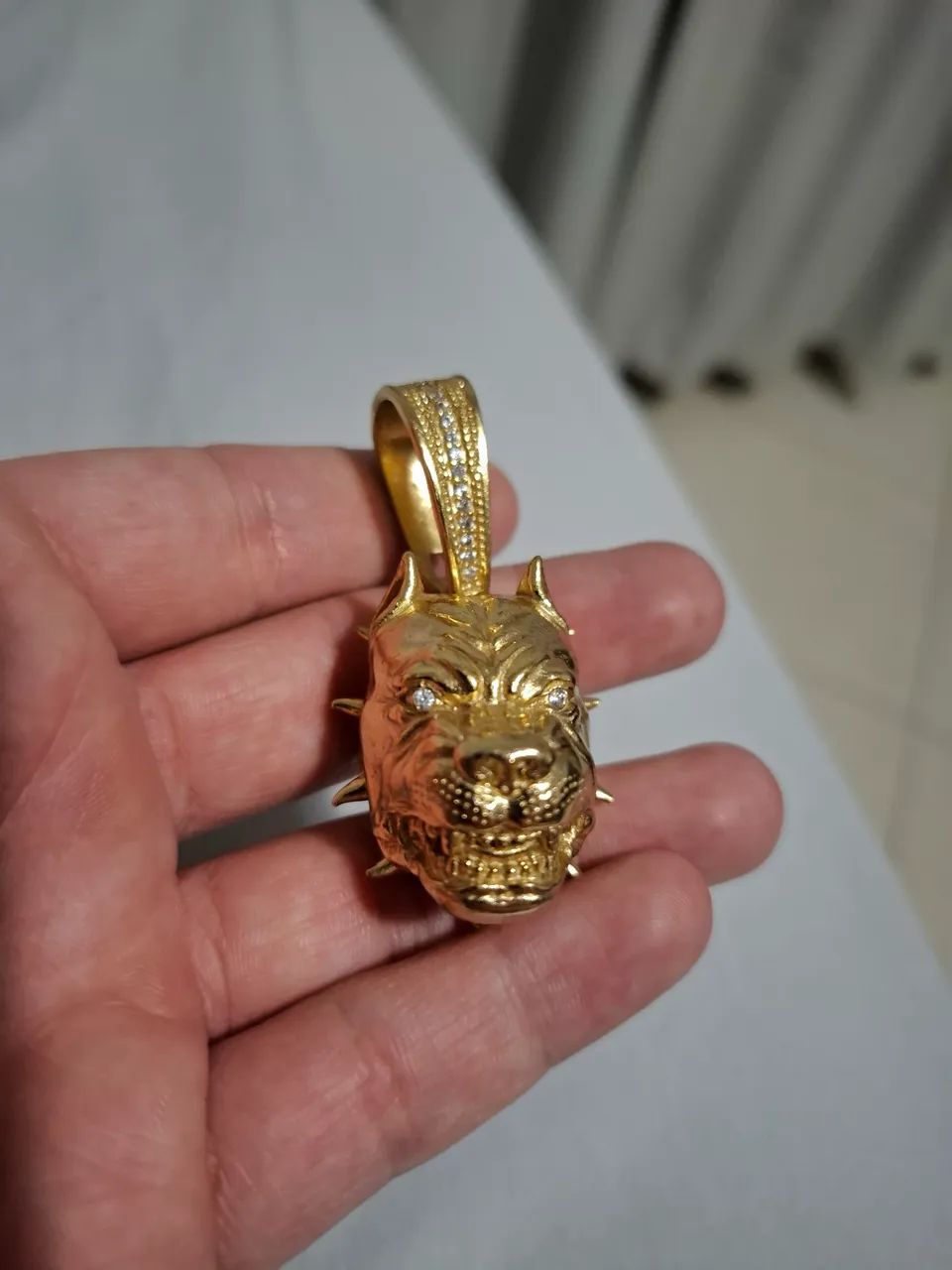 PINGENTE PITBULL CRAVEJADO - FEITO COM MOEDA ANTIGA