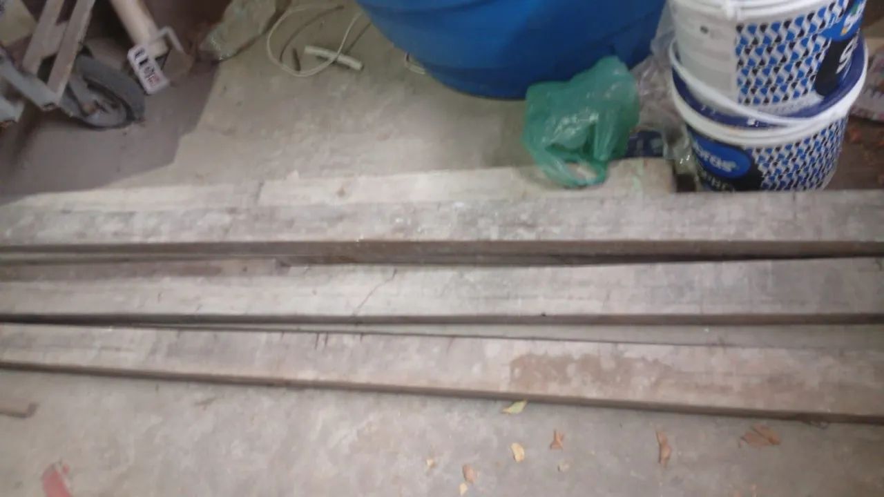 Vendo linhas(4 de 3,30m e 1 de 2,50)