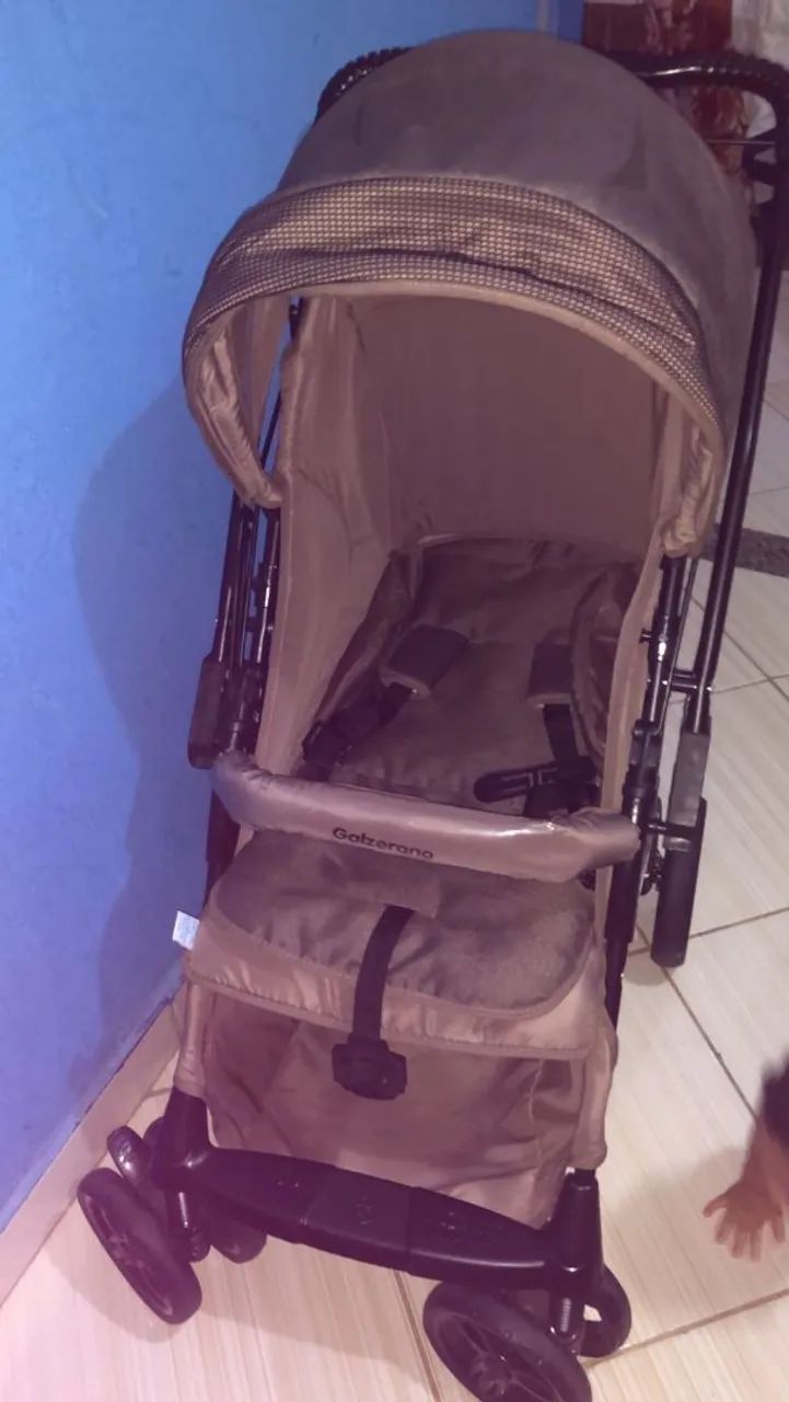 VENDO CARRINHO DE BEBÊ , NOVO , USADO SOMENTE UMA VEZ , DA GALZERANO.