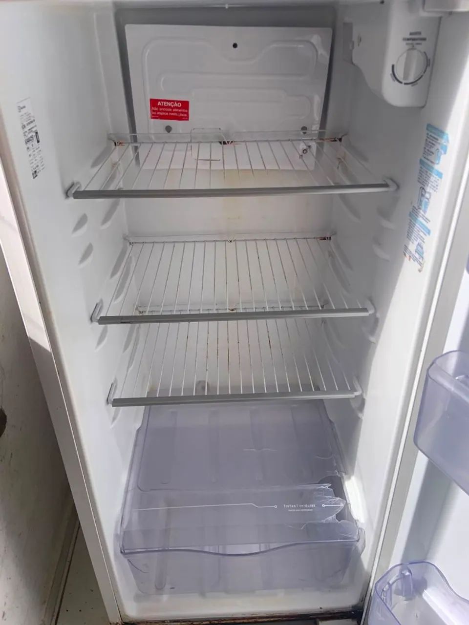 Geladeira semi nova 