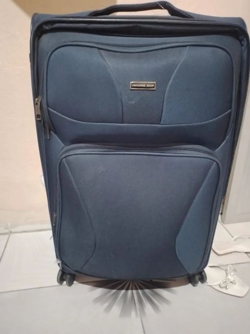Vendo duas malas praticamente nova ,usei só uma vez ,,,comprei na Itália. 