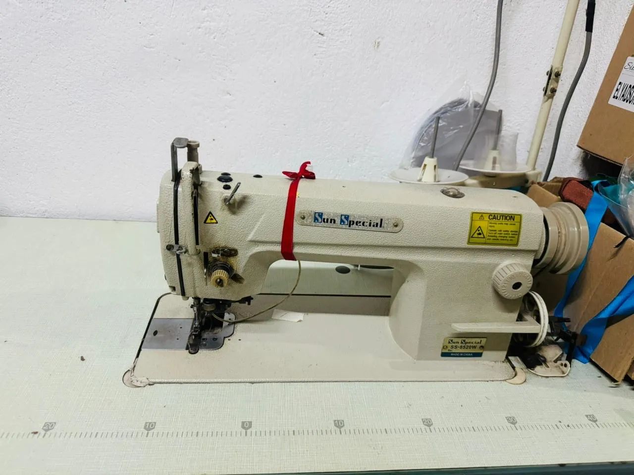 Máquina de costura industrial 