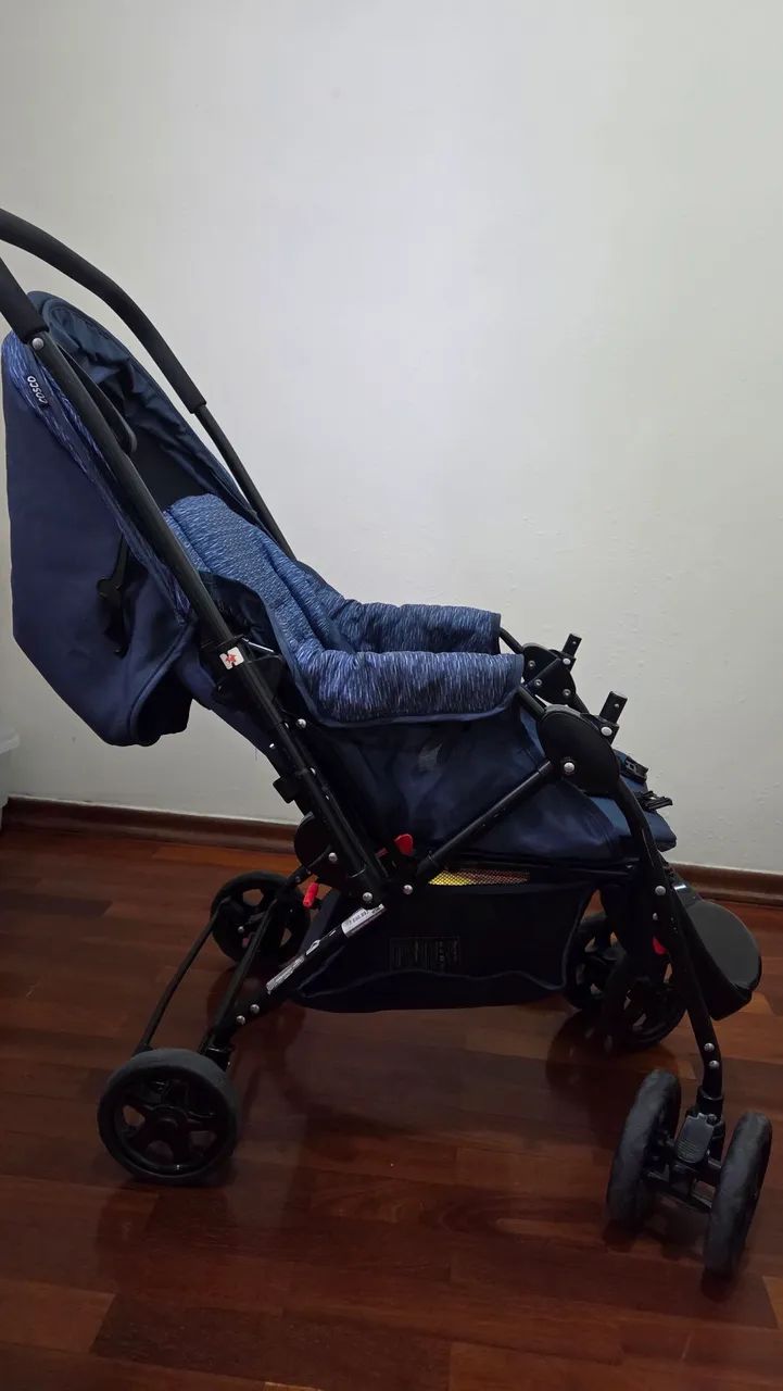 CARRINHO DE BEBÊ + BEBÊ CONFORTO 