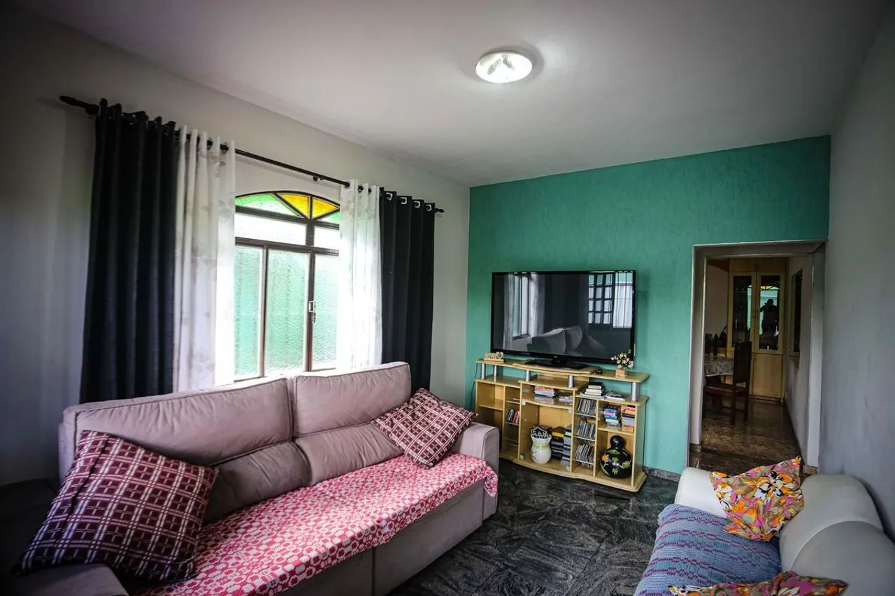 Casa à Venda - Ermelinda, 4 Quartos, 243 m2