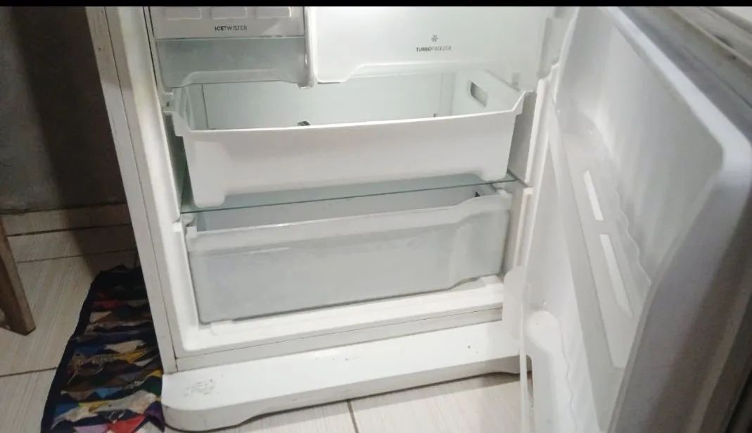 geladeira Electrolux inverter  - Foto 3