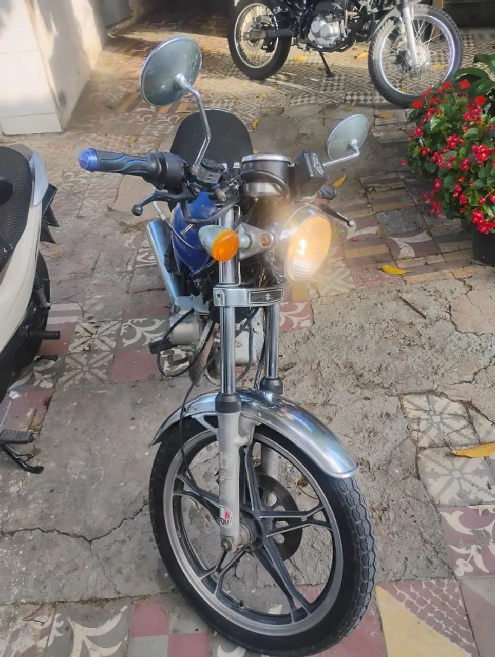 moto suzuki intruder 125 cc e em bom estado !! - Foto 2