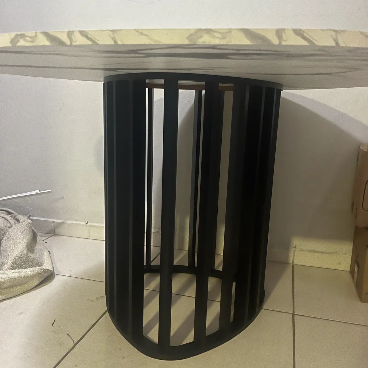 Mesa orgânica 4 lugares  toda em MDF  - Foto 3