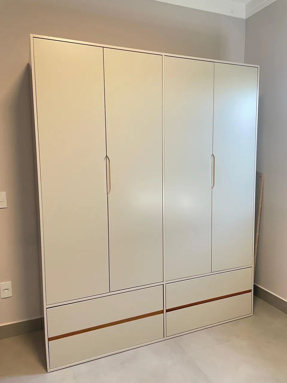 Guarda roupa branco/areia em perfeito estado - Foto 4