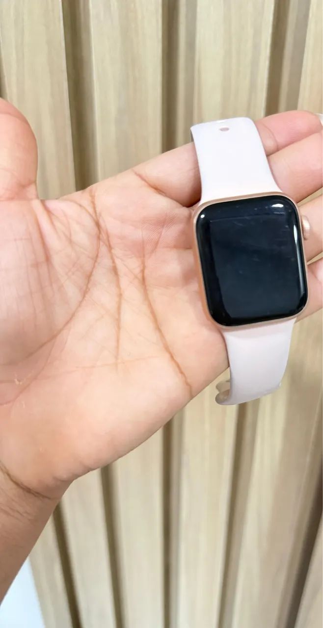 Vende-se  Apple Watch série 3 e 6 