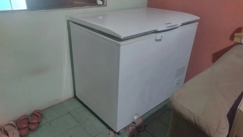 Mesa de macacaúba e freezer - Foto 3