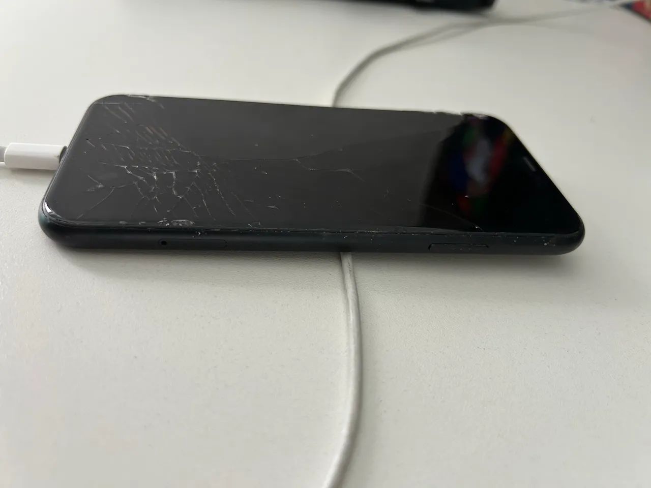 iPhone XR ( tela quebrada / funcionando) - Foto 5
