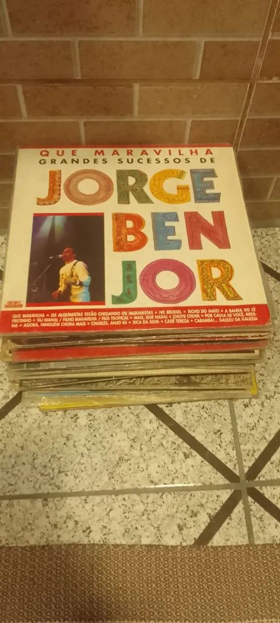Lote de vinil variados - CDs, DVDs etc - Morrinhos, Guarujá